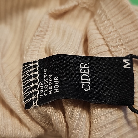 Top - Picture 4 of 4